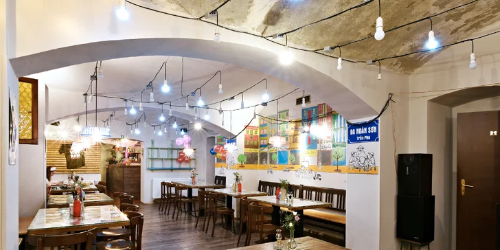 Phochutnejte si na pho a křupavých závitcích v autentické vietnamské restauraci