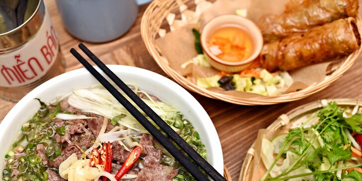 Phochutnejte si na pho a křupavých závitcích v autentické vietnamské restauraci