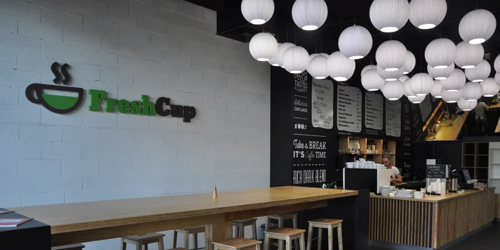 Svačina z trendy bistra: sendviče, chlebíčky a domácí limonáda nebo milk shake