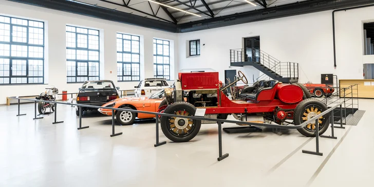 Nahlédnou do ní můžete v Automoto Museu Lučany, kde vás čeká expozice vývoje automobilů, motocyklů i české stopy na Dakaru.
