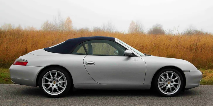 Jízda jako z filmového plátna: Zapůjčení kabrioletu Porsche 911 Carrera