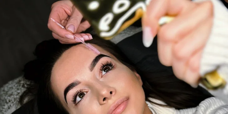 V salóne nude accord vás čaká odborná starostlivosť, vďaka ktorej budú vaše oči každý deň žiariť bez námahy.