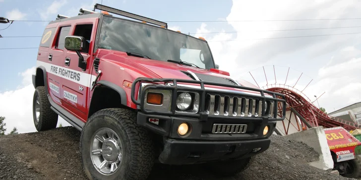 Přijďte si vyzkoušet jízdu v extrémním terénu za volantem Hummeru H2.