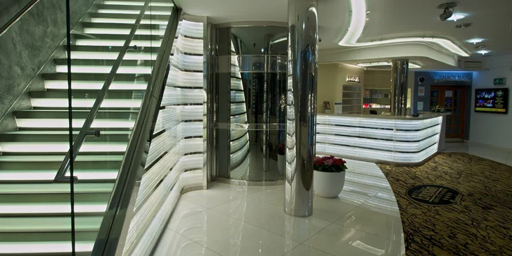 Prostředí hotelu je velmi moderní a příjemné.