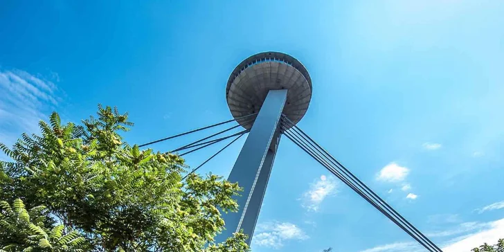 Nezabudnuteľná vyhliadka z veže UFO a drink k tomu!