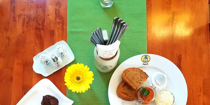 Jde se ke Švejkovi: Sladěné menu s grilovanou vepřovou panenkou pro 1 či 2 osoby