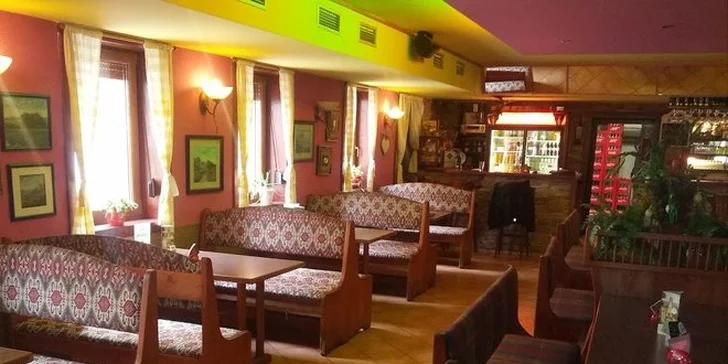 2 libovolné pizzy a vstupy na minigolf pro partu přátel nebo rodinu