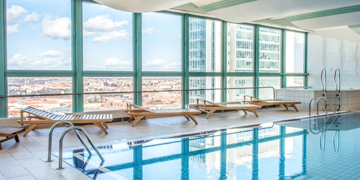Pobyt ve 4* hotelu Panorama blízko metra se snídaní a neomezeným wellness