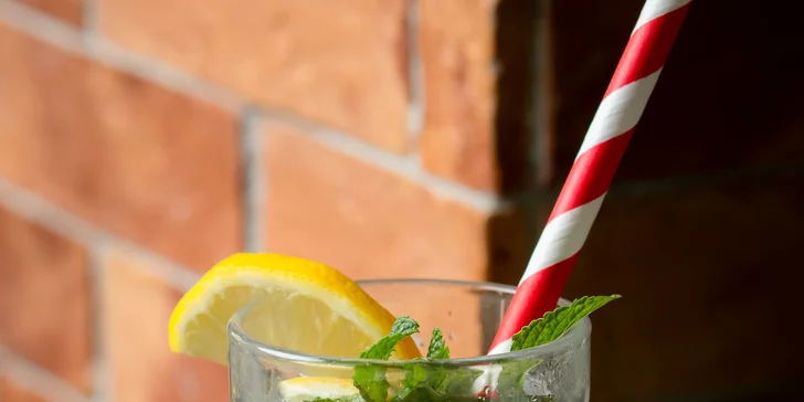 K menu dostanete osviežujúcu citronádu, ktorá zvýrazní všetky chute.