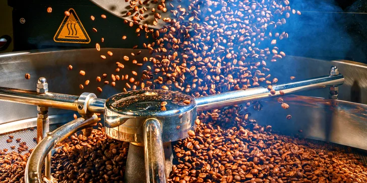 Exkurze do pražírny kávy, ochutnávka i balíček arabiky domů
