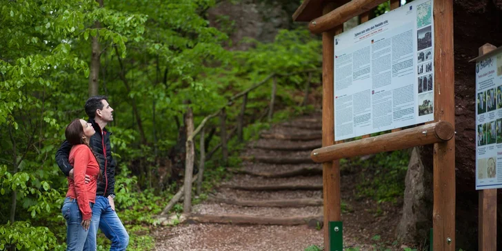 Podzim v designovém resortu v Krkonoších: polopenze, wellness i vstup na driving
