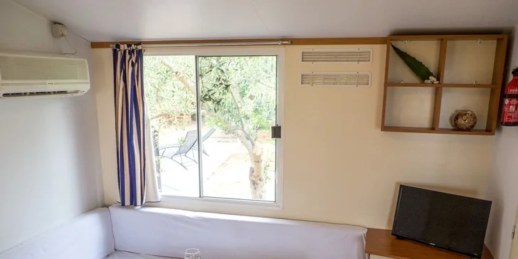 7 nocí pro 4-5 osob v rodinném resortu s bazénem v klidné čtvrti Pakoštane