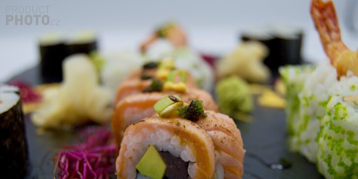 Od sushimistrů na váš stůl: set s tuňákem, lososem i krevetami pro 2 osoby
