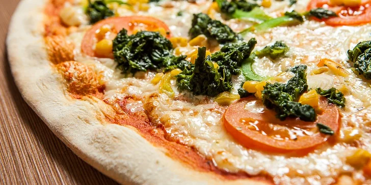 Dvě pizzy podle výběru z 19 druhů a navíc italská zázvorová limonáda, na 15 pobočkách nebo rozvoz zdarma