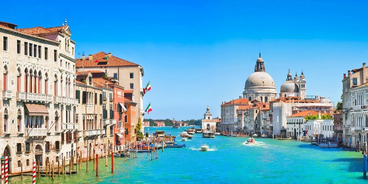 Italské Benátky a ostrov Burano vyhlášený krajkami a rybími specialitami
