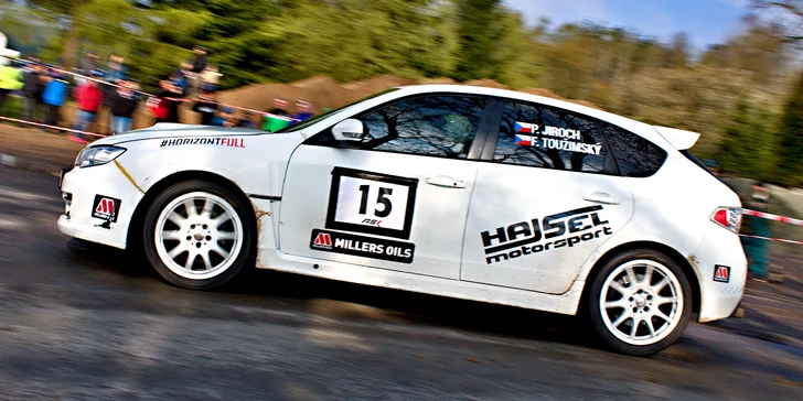 Jako rallye jezdec: 6 kol v závodním Subaru WRX STi na okruhu v Dlouhé Lhotě