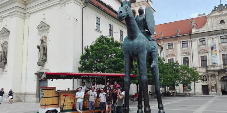 Úžasná jízda Brnem: Kološkopek až pro 16 osob se sudem piva, řidičem i obsluhou
