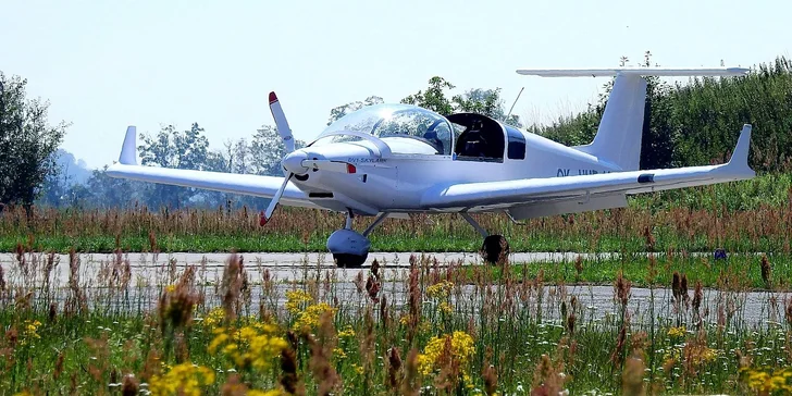 Vzhůru do oblak: poznávací lety i pilotáž v dolnoplošníku