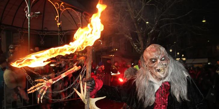 Zájezd do adventního Salzburgu a na největší rakouský průvod čertů v hornickém Schladmingu