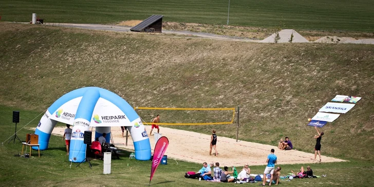 Dovolená plná zážitků: bobová dráha, tubing, rodeo býk i golfové odpaliště