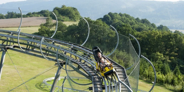 Dovolená plná zážitků: bobová dráha, tubing, rodeo býk i golfové odpaliště