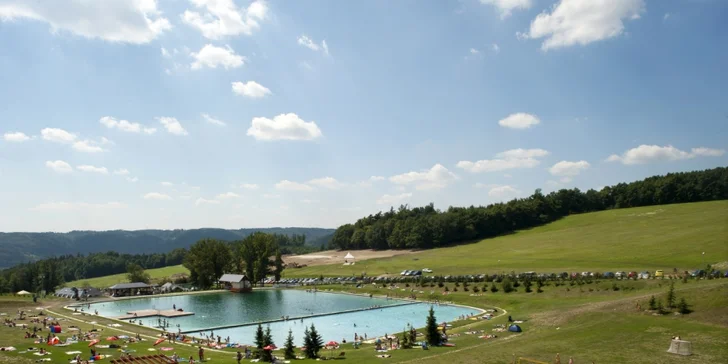 Dovolená plná zážitků: bobová dráha, tubing, rodeo býk i golfové odpaliště