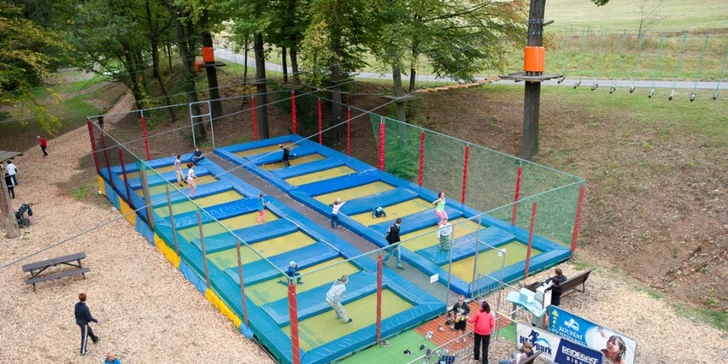 Dovolená plná zážitků: bobová dráha, tubing, rodeo býk i golfové odpaliště