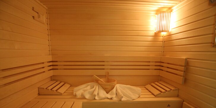Pronájem privátní sauny nebo vířivky: 1–2 hodiny relaxace pro pár nebo partu