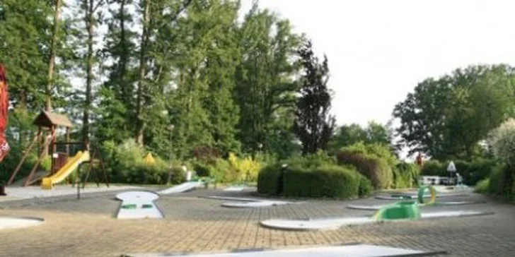 Minigolf v krásné přírodě pro 1 až 8 osob