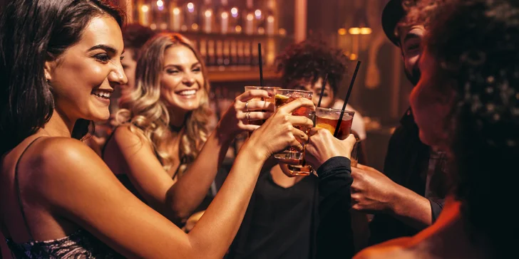 1 litr Bacardi Oakheart + 2 litry Pepsi Coly = spousta zábavy až pro 10 přátel