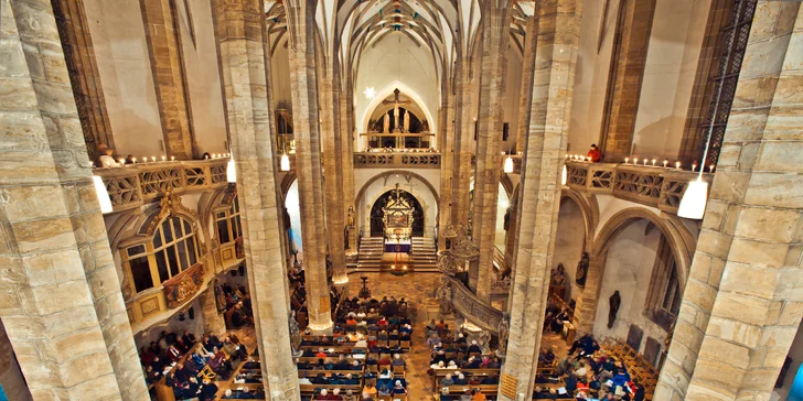 Adventní Seiffen a Freiberg se slavnostním průvodem horníků