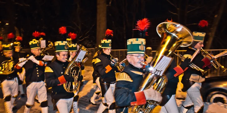 Adventní Seiffen a Freiberg se slavnostním průvodem horníků