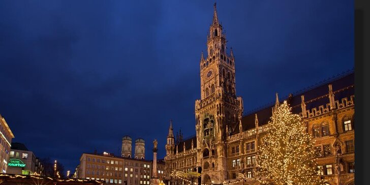 Adventní Mnichov: 30metrový vánoční strom a projížďka vánoční tramvají