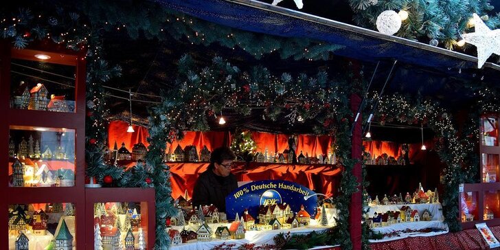 Adventní Mnichov: 30metrový vánoční strom a projížďka vánoční tramvají