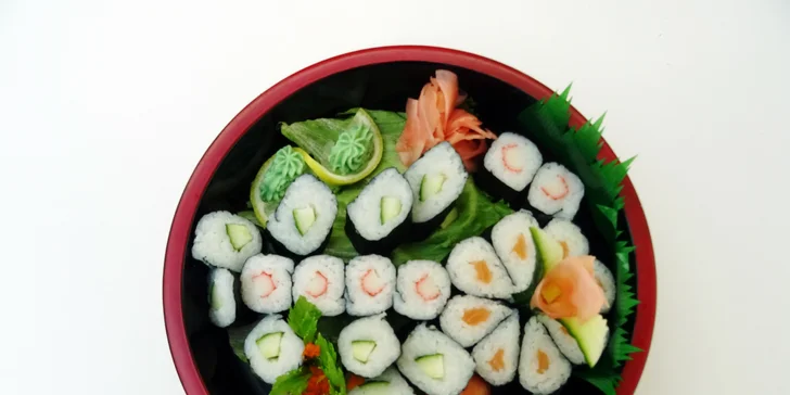 Vějíř čerstvého sushi pro 1 či 2: okuste oblíbený klenot asijské kuchyně