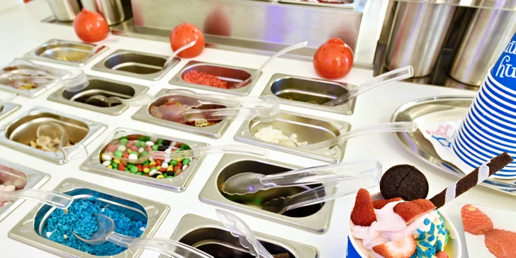 Jarním táním vás provede tučňák: 200g mražený řecký jogurt s posypem
