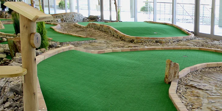 60 min adventure golfu v O2 Aréně pro 2 či rodinu