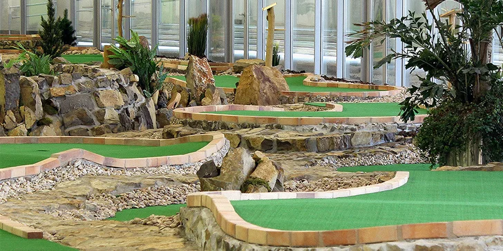 60 min adventure golfu v O2 Aréně pro 2 či rodinu