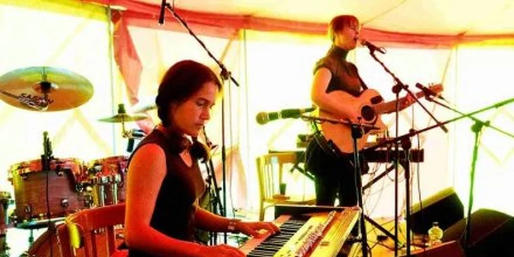 349 Kč za 2 vstupenky na mikulovský hudební festival Eurotrialog. Dva dny plné divoké i přemýšlivé hudby kapel Visací zámek, Vltava, Tleskač, Hvozd, Árstíðir a dalších se slevou 50 %.