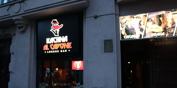 2 nebo 4 míchané drinky v baru Kachna Al Capone