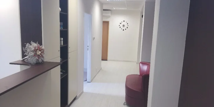 Prodloužení řas metodou řasa na řasu nebo objemovou metodou