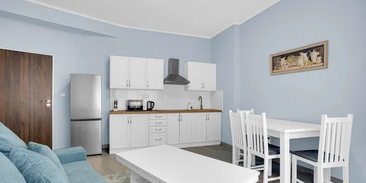 Pokoje typu Suite zahrnují i obývací část s rozložitelnou pohovkou, na níž se vyspí další dvě osoby.