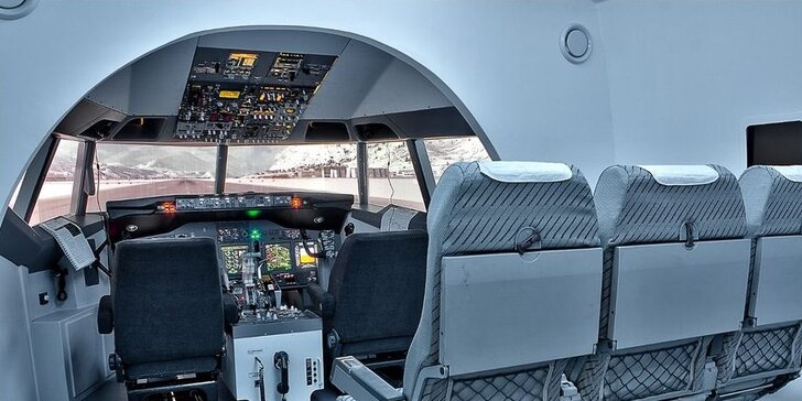 60minutový let na reálném simulátoru Boeingu 737
