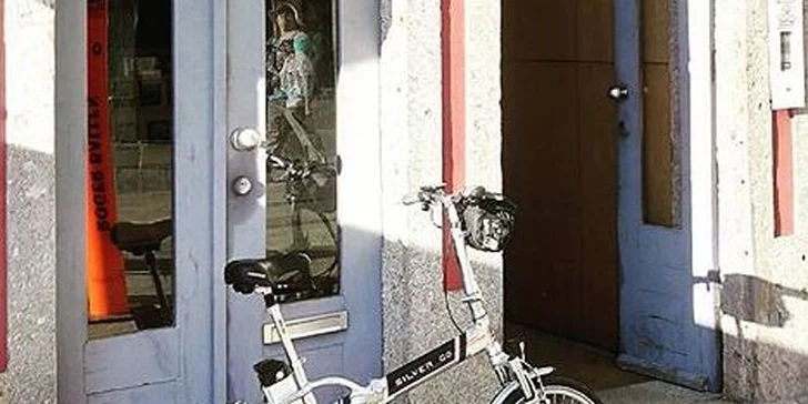 Půjčte si elektrokolo: ušetříte přírodu, vlastní námahu a ještě pojedete s dobou