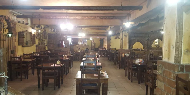 Pizza z nabídky 27 druhů a ledový čaj na Budějovické pro 1 i 2 osoby