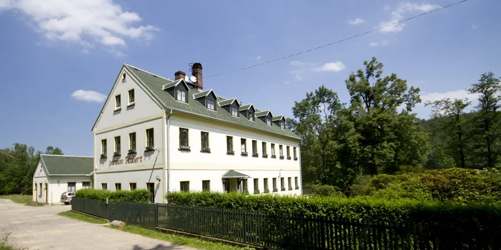 Božský klid v Jizerkách: pobyt u lesa, polopenze i vstup do sauny