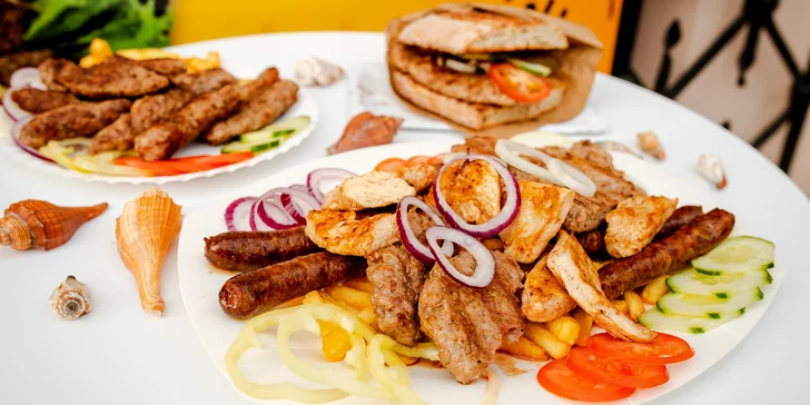 Fastfood s chuťou Balkánu: pljeskavica v žemli, čevap s hranolčekmi aj misa pre 2 osoby