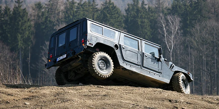Adrenalin v terénu: 10 min. spolujízdy nebo 20 min. řízení v Hummeru H2 nebo H1