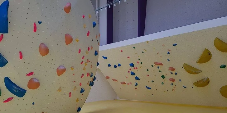 Dejte si do těla a zalezte si na nové boulderové stěně se zkušeným instruktorem