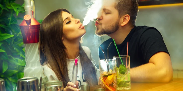 Dýmka se světlým tabákem a k tomu 2 drinky dle výběru: koktejly nebo svařák